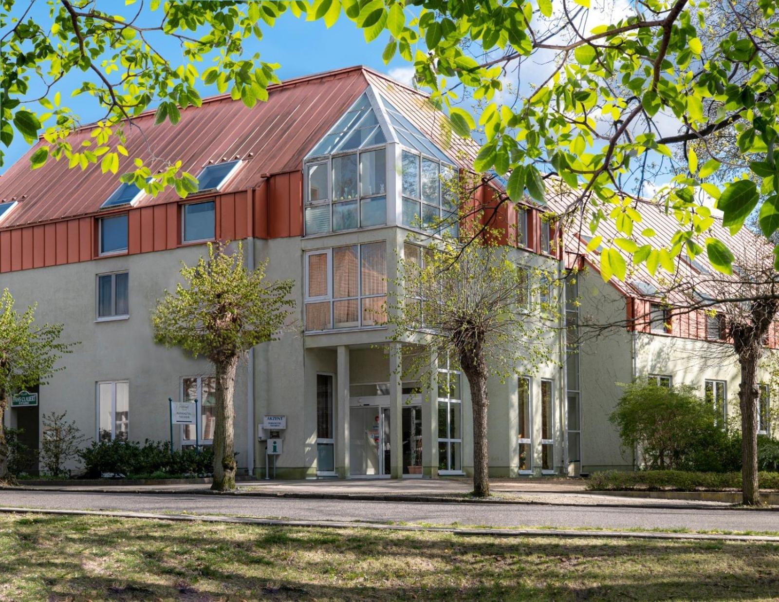 Akzent Parkhotel Trebbin Bagian luar foto