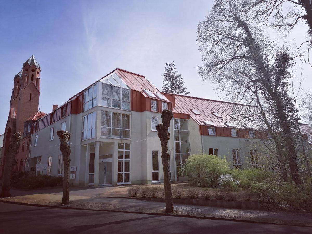 Akzent Parkhotel Trebbin Bagian luar foto