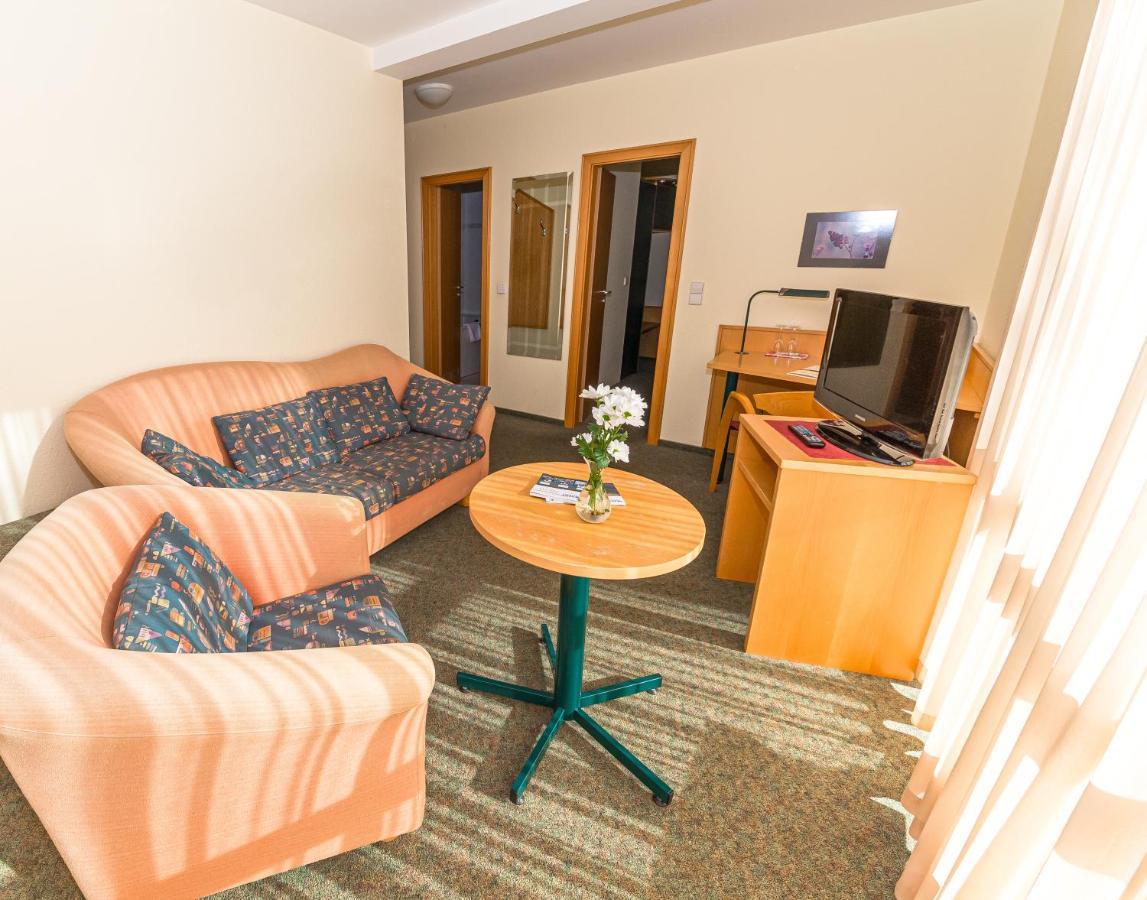 Akzent Parkhotel Trebbin Bagian luar foto