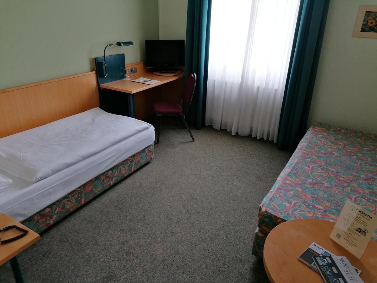 Akzent Parkhotel Trebbin Bagian luar foto